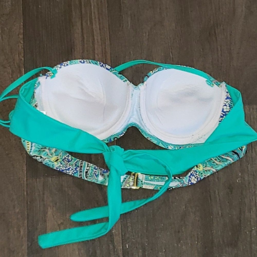 Swimsuit - Picture 2 of 4